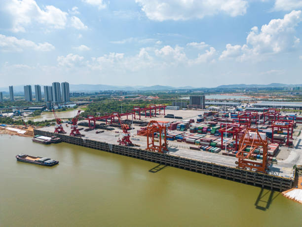 istock Asian port transportation 1424193315