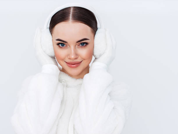 istock Woman in winter clothes 1424210334