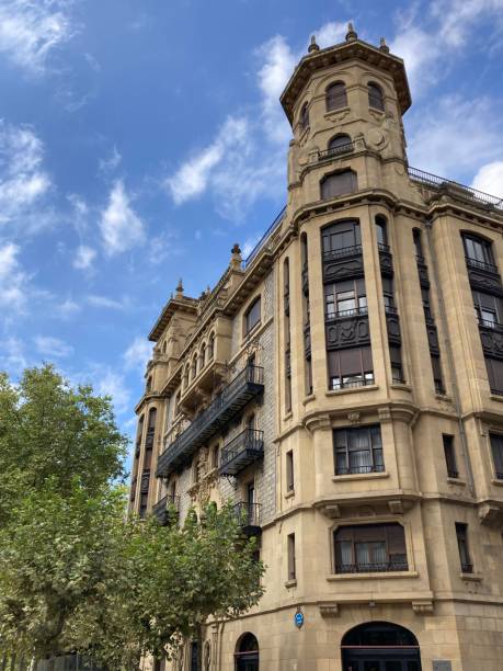 istock Spain - Bilbao - architecture un the center 1424211959