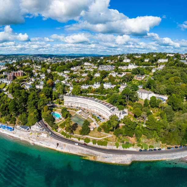 istock Houses built on a cliff in Torquay 1424255648