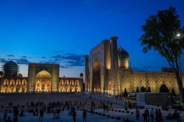istock Evening Panoramic View to the Highlighted Registan square in Samarkand 1424285554