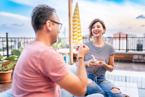 istock Two colleagues eat on sustainable plates during their breaks 1424292452