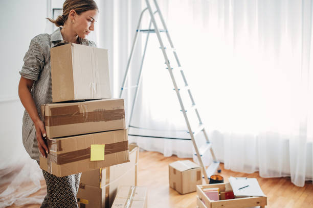 istock Moving in new home 1424295460
