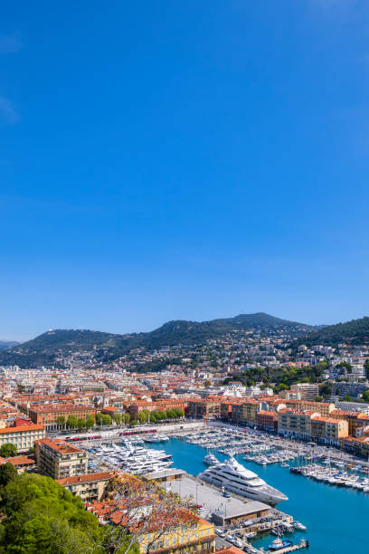 port of lympia in nice as seen from the colline du château - french riviera - 3504 imagens e fotografias de stock