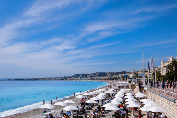 plage de carras on the promenade des angles of nice - french riviera - city of nice restaurant france french riviera imagens e fotografias de stock