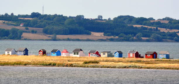 maisons de plage sur l’île d’ærø, danemark - aero photos et images de collection