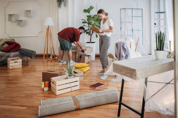 istock Couple moving in new home 1424382408