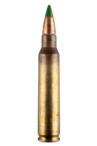 5.56x45mm 나토 ss109/m855 카트리지 (나토: ss109; 미국: m855) 표준 62 gr. 강철 관통기를 가진 납 중핵 탄환 - bullet belt ammunition cartridge 뉴스 사진 이미지