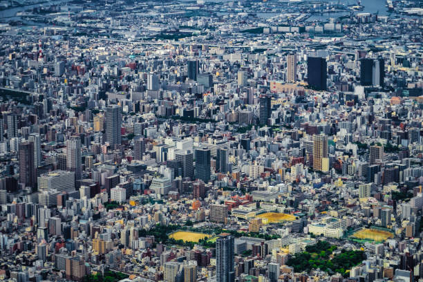 Osaka townscape seen from the sky Osaka townscape seen from the sky. Shooting Location: Osaka Prefecture 飛行機 stock pictures, royalty-free photos & images