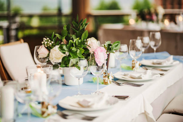 istock Fresh flowers wedding decoration. Table set up. 1424487745