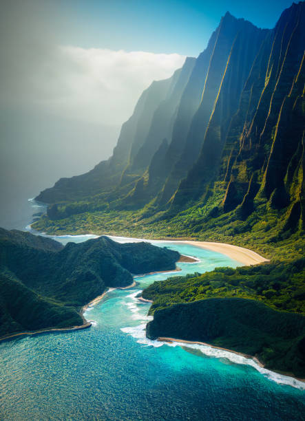 coast on kauai island, hawaii - hawaï eilanden stockfoto's en -beelden