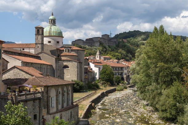 istock Pontremoli Tuscany skyline and River Magra 1424584829