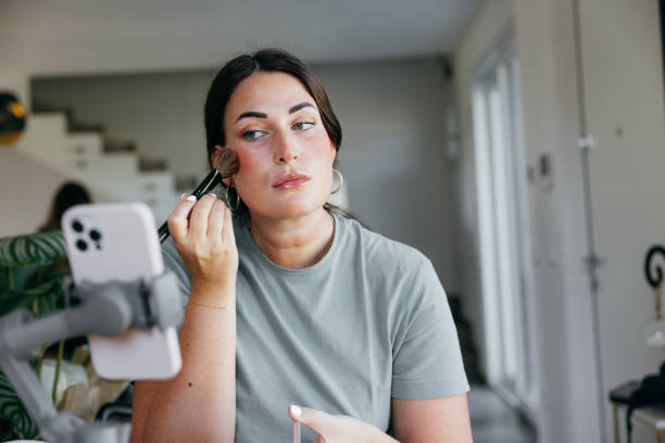 istock Influencer rating a new product 1424600379