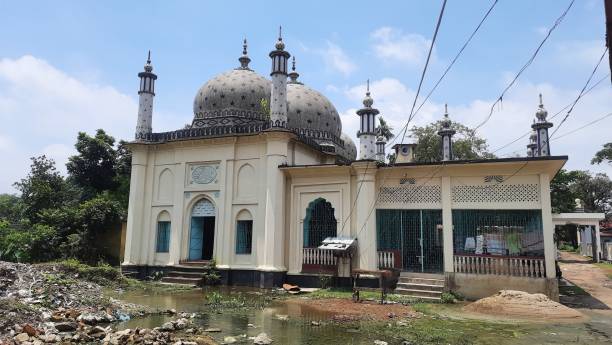 istock Three domes Mosque at Sunamgonj Town 1424672767