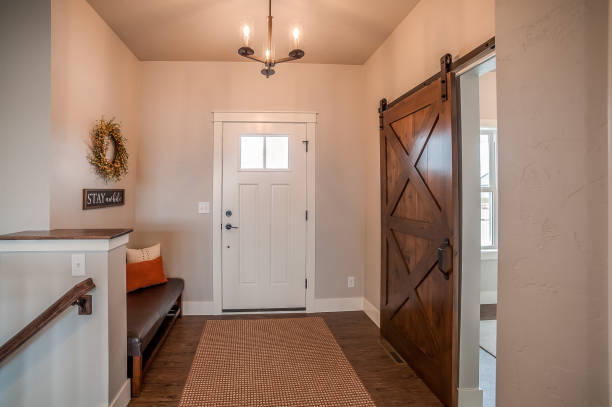 istock Simple entry way with good use of space 1424732078