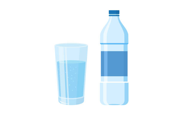 glas und flasche wasser isolierte vektorillustration auf weißem hintergrund - wasserflasche stock-grafiken, -clipart, -cartoons und -symbole