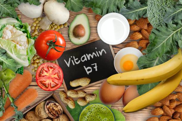 природные источники витамина b7 - vitamin c vitamin a vitamin e vegetable стоковые фото и изображения