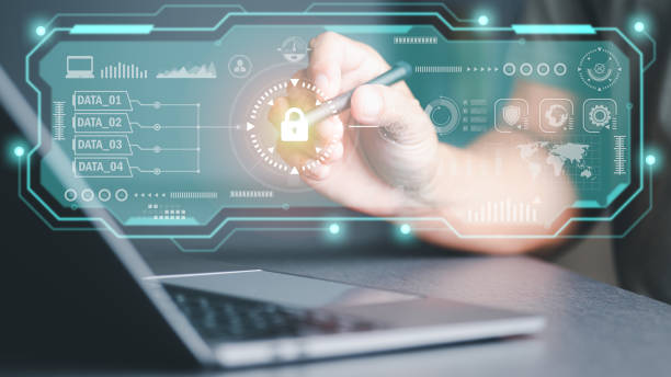 Cybersecurity Management with Online Authentication Technology Business people use virtual laptops to unlock security codes. To enter the work system, protection against cyber threats. gestión de la ciberseguridad con tecnología de autenticación en línea las personas de negocios usan computadoras portátiles virtuales para desbloquear códigos de seguridad. para ingresar al sistema de trabajo, protección contra amenazas cibernética