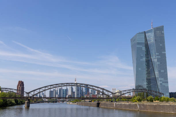 istock Deutschherrn bridge over the Main river in Frankfurt 1424862109