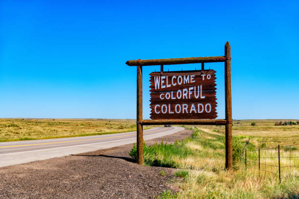 istock Welcome to Colorado Sign 1424898848