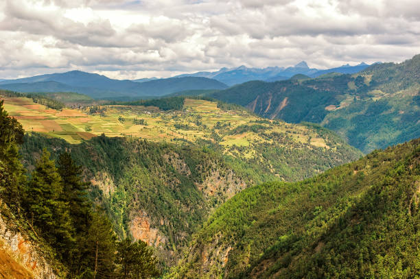 istock Tiger Leaping Gorge scenery, Yunnan, China 1424907761