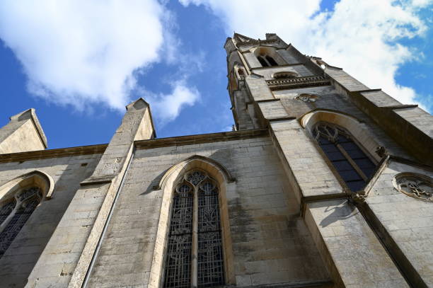 istock Niort church 1424919730