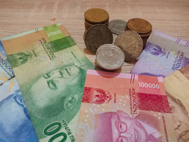 istock Indonesian state banknotes and coins 1424927561