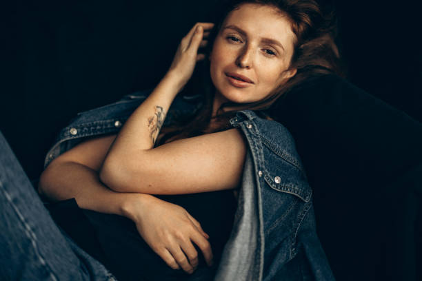 istock Beautiful  woman 1424985509