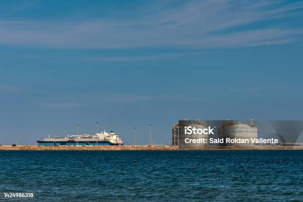 Lng Tanker Unloading Gas At The Sagunto Regasification Plant Spain Stock Photo - Download Image Now