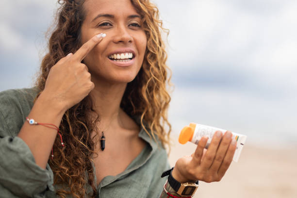 istock I protect my skin with sunscreen 1424995759
