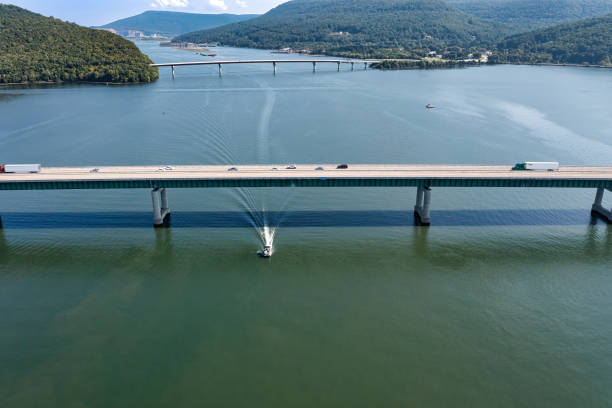 istock Interstate I24 crossing the Tennessee River Gorge 1425007170