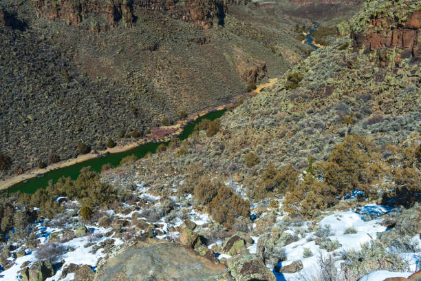 hermoso río grande verde - monumento nacional río grande del norte - rio grande del norte national monument fotografías e imágenes de stock