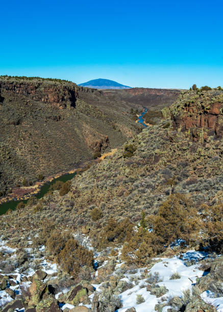 hermoso río grande verde - monumento nacional río grande del norte - rio grande del norte national monument fotografías e imágenes de stock