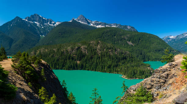 jezioro diablo, park narodowy północne kaskady - north cascades national park northern cascade range reservoir mountain zdjęcia i obrazy z banku zdjęć