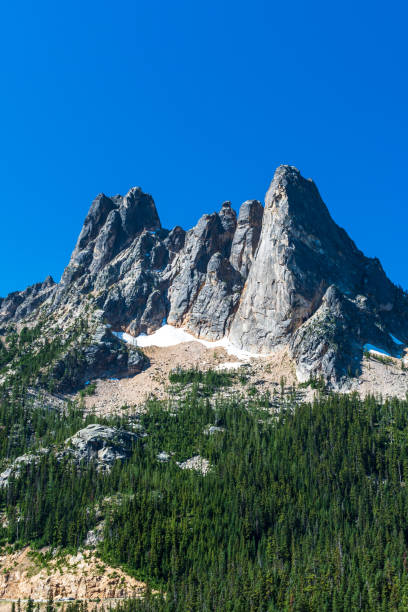 Liberty Bell, North Cascade Mountains Liberty Bell, North Cascade Mountains, Washington, USA north cascades national park cascade range waterfall snowcapped stock pictures, royalty-free photos & images