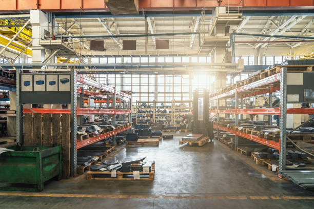 istock Interior of industrial metalworking workshop factory inside 1425042494