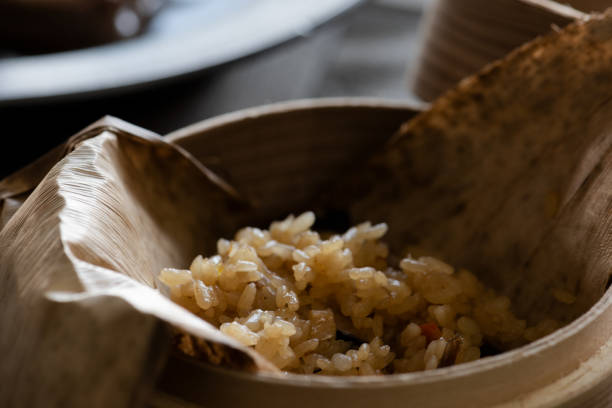 arroz hervido - brown rice cooked rice steamed fotografías e imágenes de stock