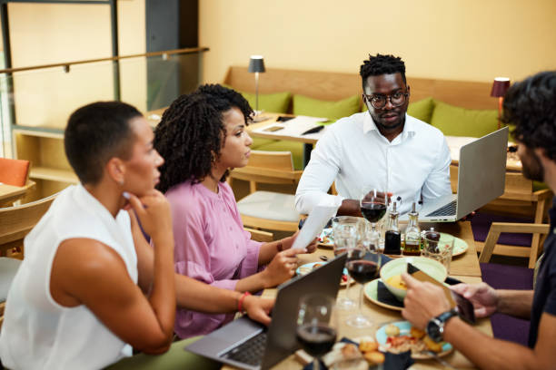istock Businesspeople have team building and brainstorming about a new start-up project. 1425170630