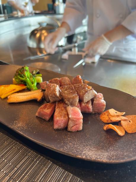 Teppanyaki steak Teppanyaki steak in Japan steak vertical beef meat stock pictures, royalty-free photos & images