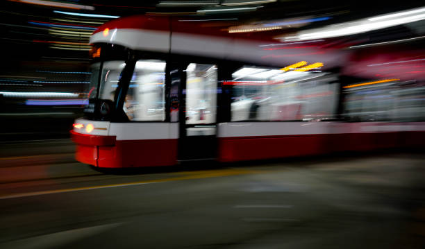 istock TORONTO STREETCAR AT NIGHT 1425191532