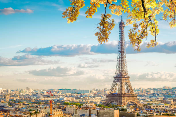 istock eiffel tour and Paris cityscape 1425213669