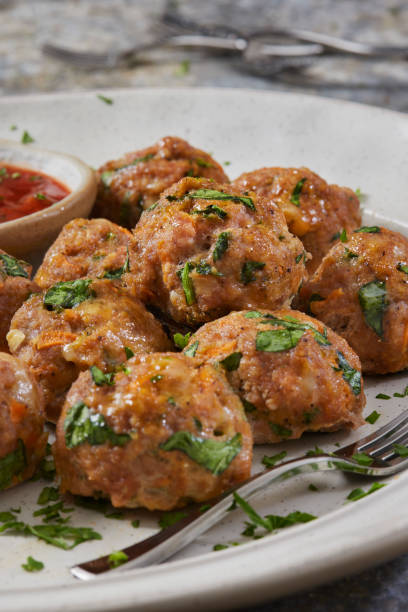 istock Italian Style Turkey and Spinach Meatballs 1425221082