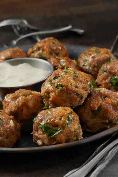 istock Italian Style Turkey and Spinach Meatballs 1425242540