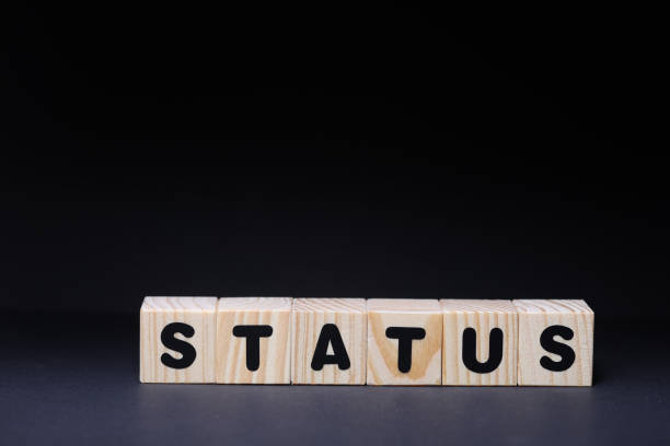 Status sign with wooden cubes