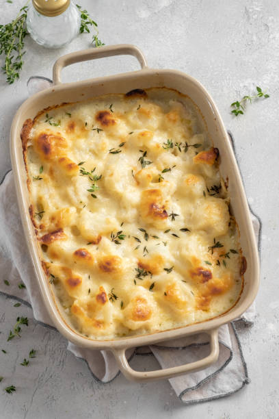istock Cauliflower gratin with bechamel sauce 1425289265