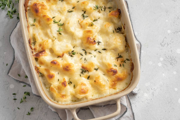 istock Cauliflower gratin with bechamel sauce 1425289283