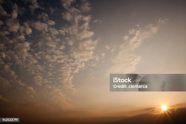 Cavala Céu Ao Pôr Do Sol - Fotografias de stock e mais imagens de Abstrato - Abstrato, Ao Ar Livre, Azul