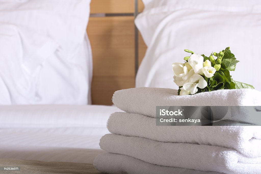 Habitación de Hotel - Foto de stock de Almohada libre de derechos