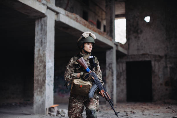 istock Fully equipped and armed soldiers 1425440642