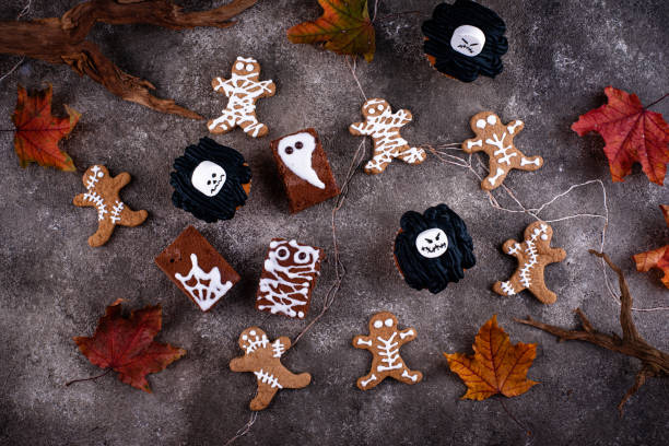 istock Set of scary Halloween desserts 1425483635